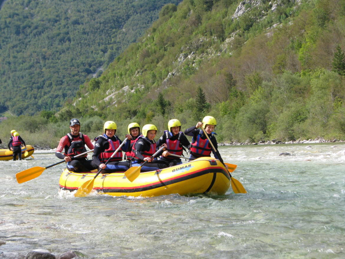 rafting-bovec-soča-1-scaled.jpg